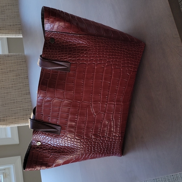 Vince Croc pattern tote - Picture 2 of 3